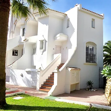 Spacious Apartment w/ Garden Views & Pool Access