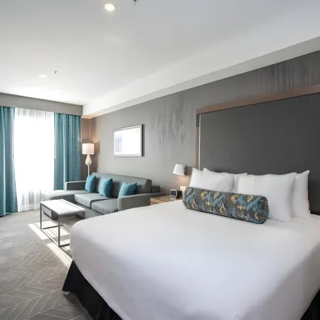 Sandman Signature Ottawa Airport Hotel
