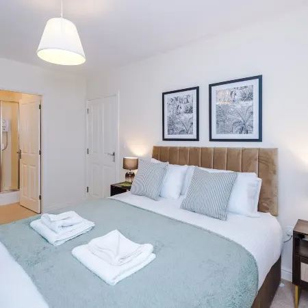 2-bed Apartment in Manchester - Free Parking