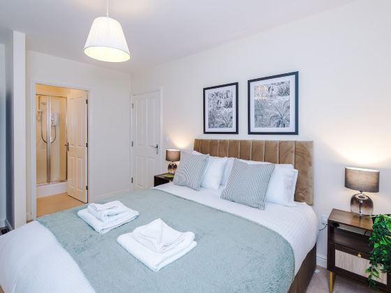 2-bed Apartment in Manchester - Free Parking