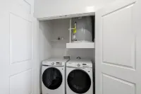 Stylish 1BR near Universal Studios - balcony