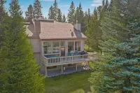 Cozy Rustic Condo minutes from Big Sky Resort & Town Center! Hot Tub & Sauna! - 3つ星