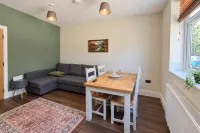 Stunning 2-Bed Apt, Sleeps 6 in the New Forest - 2-Star