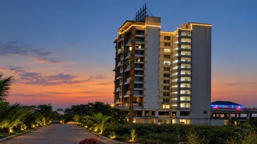 Hotel Vaishnavi Heights,  Solapur - 3성급