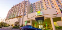 Holiday Inn Harare Hotels near Shona Sculpture Gallery