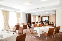 Hotel Sandwirth - breakfast