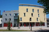 Hôtel Kyriad Hôtels à proximité de : Relais de la Poste aux Chevaux de Launois-sur-Vence