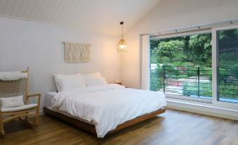 Chuncheon Sampogil Pool Villa