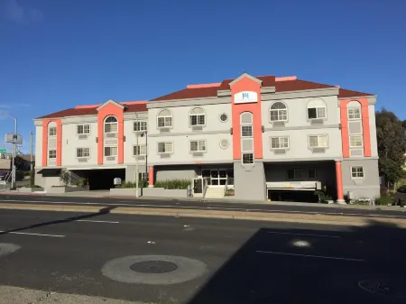 Hotel Aura San Francisco Airport Отели рядом с достопримечательностью «SFO Museum»