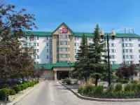 Best Western Plus Winnipeg Airport Hotel Hotels near Manitoba Museum