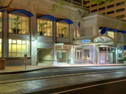 Hilton Portland Downtown Hotels near Pioneer Courthouse Square