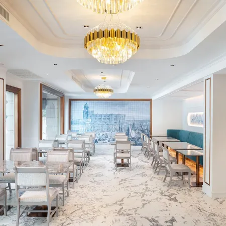 Kingston Suites Bangkok Отели рядом с достопримечательностью «Торговый центр Terminal 21»