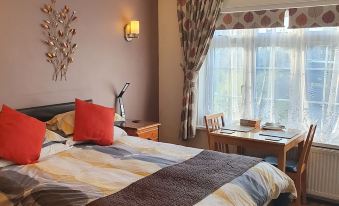 Penryn Guest House, Ensuite Rooms, Free Parking and Free Wifi