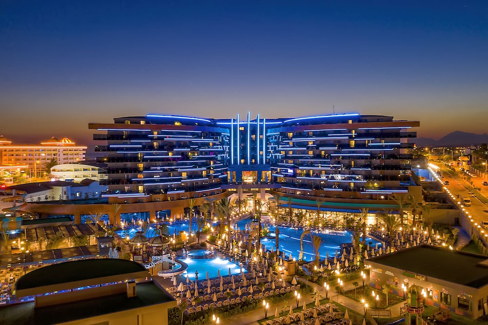 Kirman Calyptus Resort & Spa