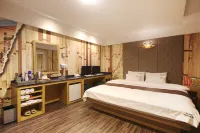 Geojedo Gohyeon Pharaoh Hotel