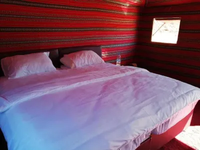 Atlantis Rum Camp Hotels near منطقة غروب وادي رم