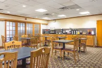 Red Roof Inn Ashtabula - Austinburg - breakfast
