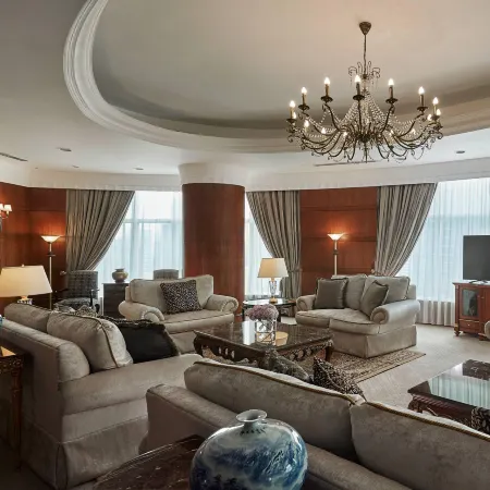 JW Marriott Hotel Kuala Lumpur Отели рядом с достопримечательностью «Торговый центр Starhill Gallery»