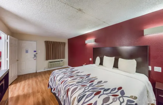 普萊諾紅屋頂酒店