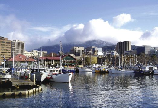 1. 뫼벤픽 호텔 호..