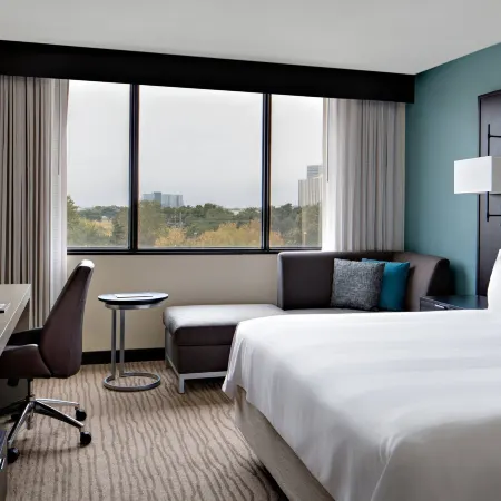 Houston Marriott Westchase Отели рядом с достопримечательностью «Торговый центр Memorial City»