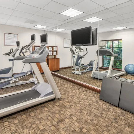Holiday Inn Express & Suites WILMINGTON-NEWARK by IHG