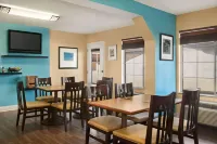 Super 8 by Wyndham Gulfport Biloxi Airport - Завтрак