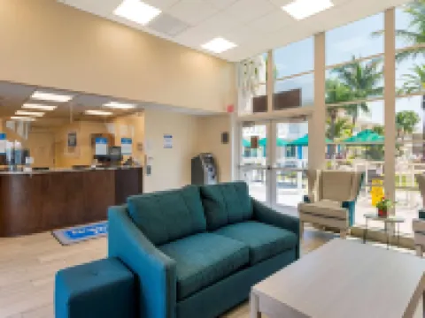 Downtown Hollywood Gardens Inn & Suites โรงแรมในฮอลลีวูด