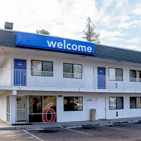 Motel 6 Porterville, CA
