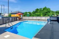 Quality Inn & Suites - Pools