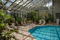 Toronto Airport Marriott Hotel - Pools