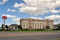 La Quinta Inn & Suites by Wyndham Wichita Airport