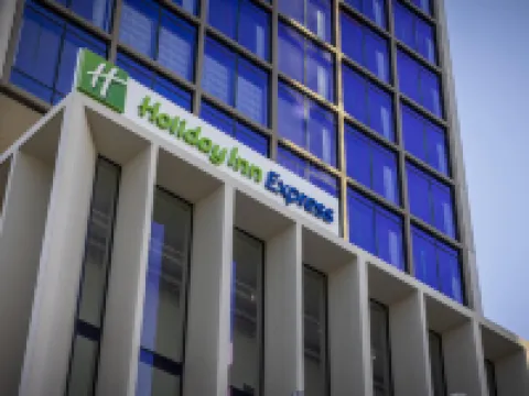 Holiday Inn Express AUCKLAND CITY CENTRE by IHG Hotels near The University of Auckland