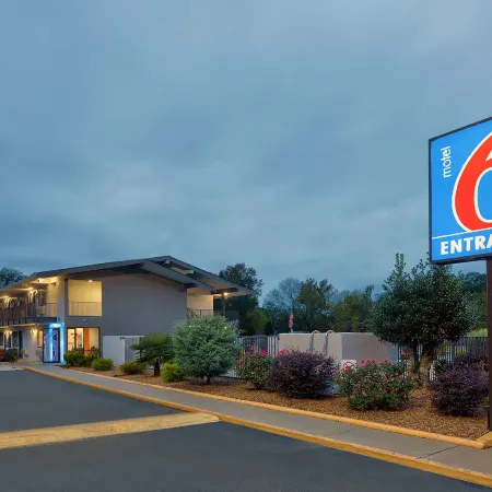 Motel 6 Columbus, GA