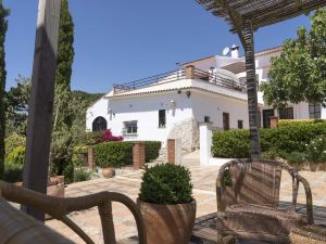 Villa Gracia Lux 2, in Nature and Close to Sea, Pool and Tennis.