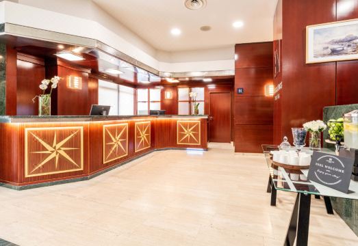 라코루냐 호텔 내부 전경