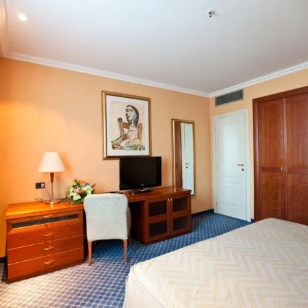 River Palace Hotel
