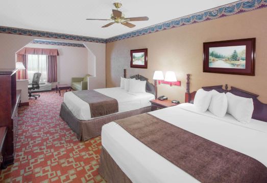 데이즈 인 바이 윈덤 덴햄 스프링스 배턴루지 이스트