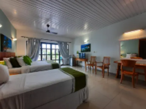 Cabanes des Anges โรงแรมในลาดิกิว