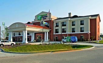 Holiday Inn Express & Suites Morton Peoria Area