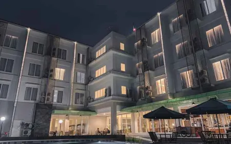 Patra Dumai Hotel