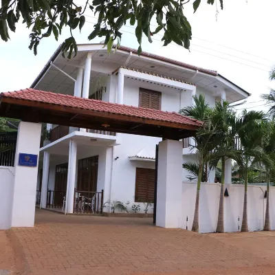 London Palace Hotels near Anuradhapura