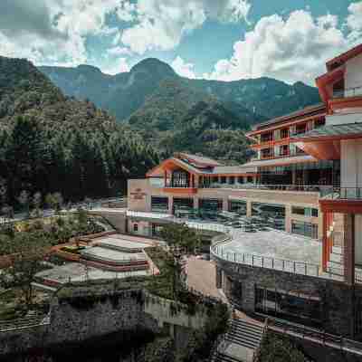 神農架皇冠假日飯店 Hotel Exterior