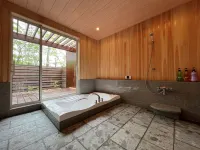 Moss Jurigi Camp Resort
