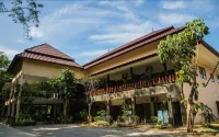 Krabi Klong Muang Bay Resort Hotel a Klong Muang Beach