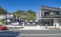 The Com Plex Motel Hotels in 