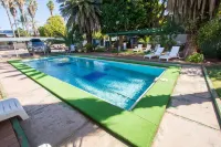 Elkira Court Motel Hotels in Элис Спрингс