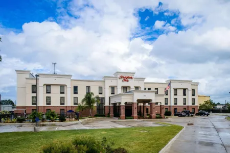 Hampton Inn Victoria Отели рядом с достопримечательностью «Риверсайд Стадиум»