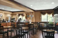 Super 8 by Wyndham Taylor/Detroit Area Hotels in Southgate