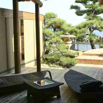 ホテルニューアワジ Hotel Exterior